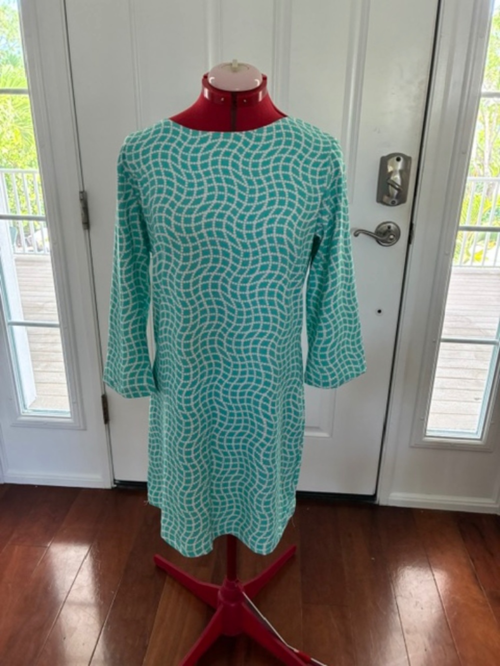 MELLY M NYLON DRESS.  SIZE LARGE.
